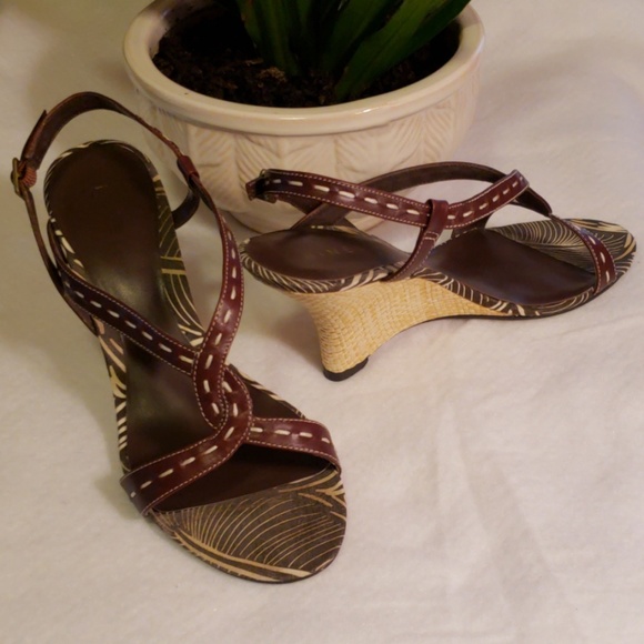Nine & Company Strappy Sandals - 8 1/2 M - Picture 1 of 3